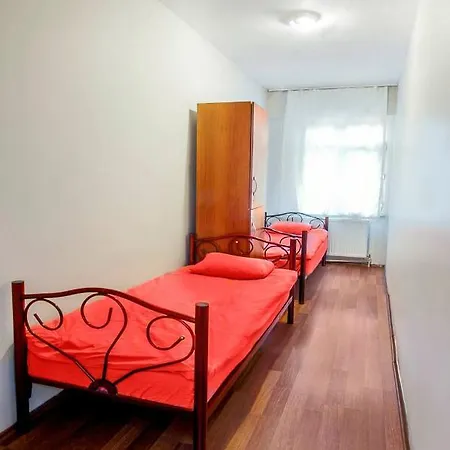 Goekce - Only Men Hostel *