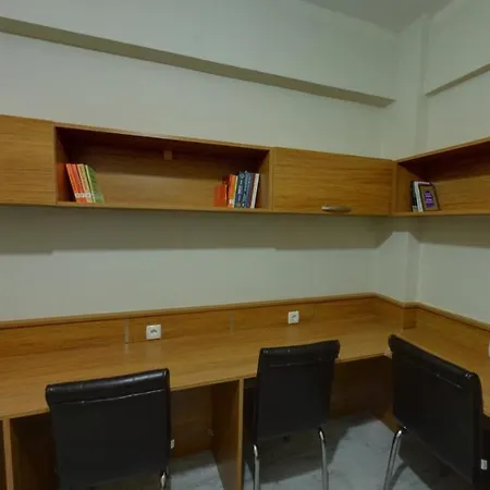 Goekce - Only Men Hostel *
