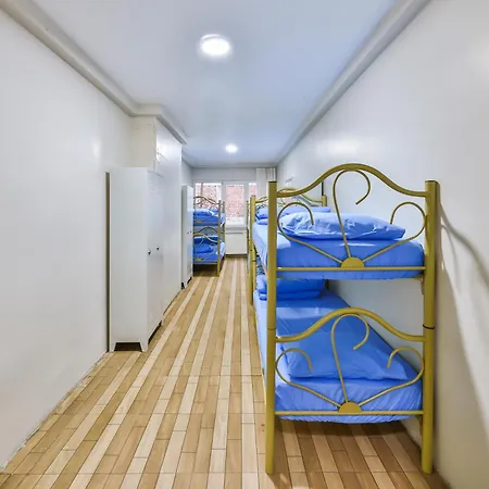 Goekce - Only Men Hostel *