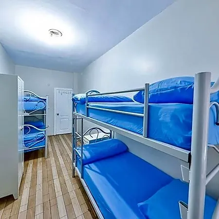 Goekce - Only Men Hostal *