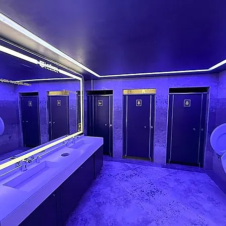 Hostal Goekce - Only Men